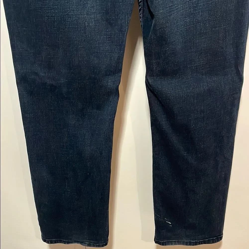 Indigo Blue Straight-Leg Jeans with Full-Length Design